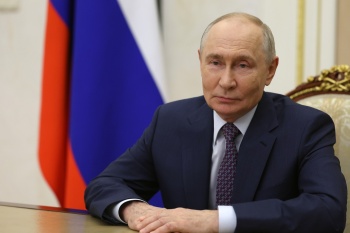 Владимир Путин поздравил педагогов с Днём учителя и заявил об особом статусе профессии